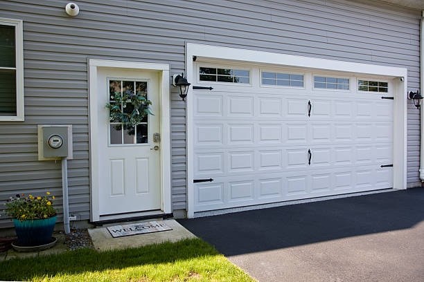 24/7 Emergency Garage Door Panel Replacement experts in Holmen, WI